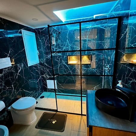 Fl Black Diamond Nápoly Kültér fotó